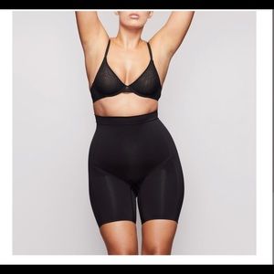 SKIMS HIGH WAISTED BONDED SHORT with OPEN GUSSET